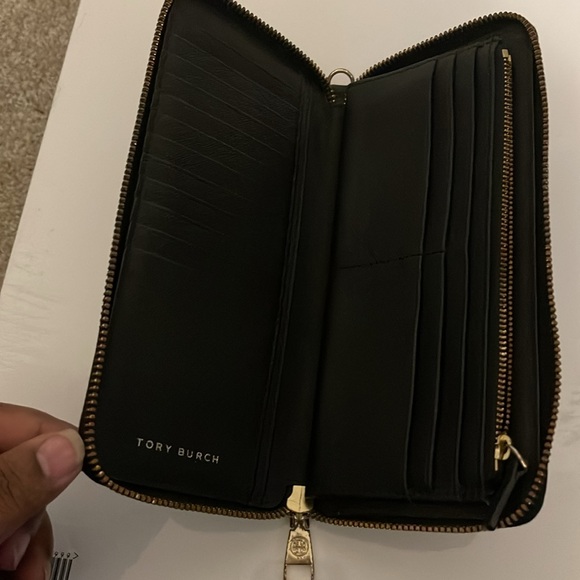Tory Burch Long Zip Wallet - Picture 9 of 17